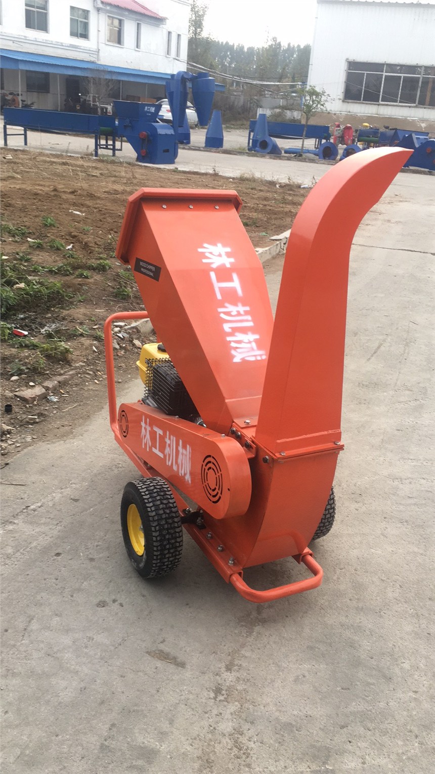 汽油機(jī)帶動(dòng)樹枝粉碎機(jī)價(jià)格新款樹枝粉碎機(jī)