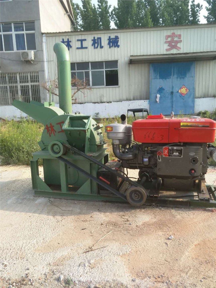 木頭粉碎機(jī)價(jià)格 柴油機(jī)帶動(dòng)木頭粉碎機(jī)多少錢(qián)