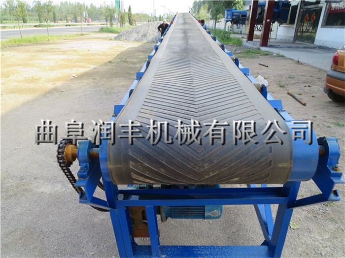 定做片移動(dòng)裝車皮帶輸送機(jī) 多功能皮帶輸送機(jī)型號(hào) 大型皮帶輸送機(jī)規(guī)格
