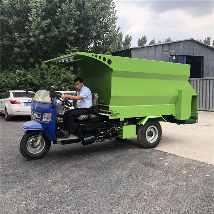 畜牧養(yǎng)殖撒料車雙向撒料機(jī)通過型強(qiáng)的撒料車