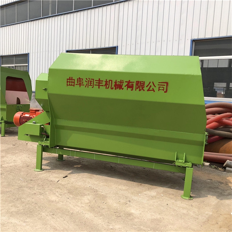 飼料混合攪拌機(jī) 牛場(chǎng)飼養(yǎng)設(shè)備 雙螺旋攪拌機(jī)