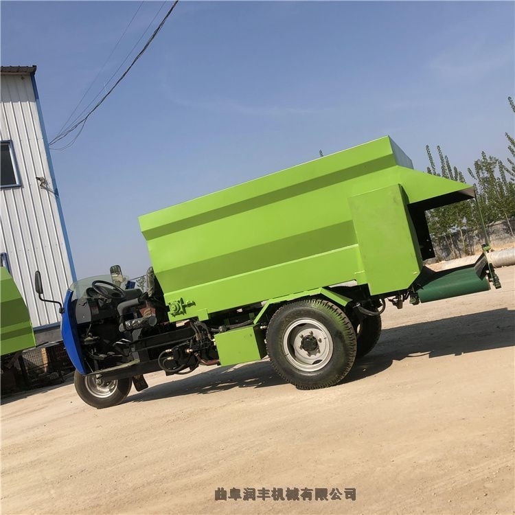 撒草均勻撒料車(chē)飼料撒料機(jī)自動(dòng)喂料撒料車(chē)