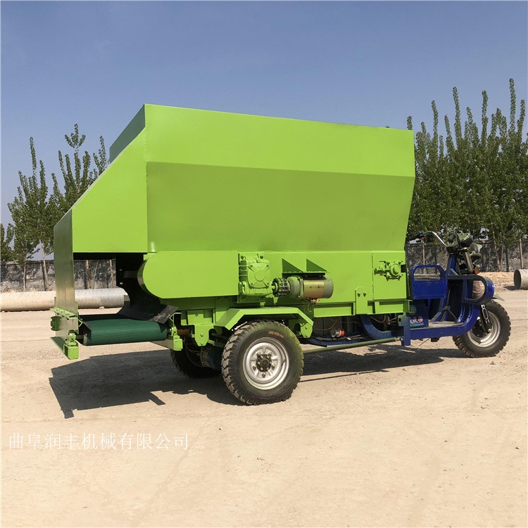 車載式撒料車通過型強(qiáng)的撒草機(jī)電動(dòng)刮板撒料車