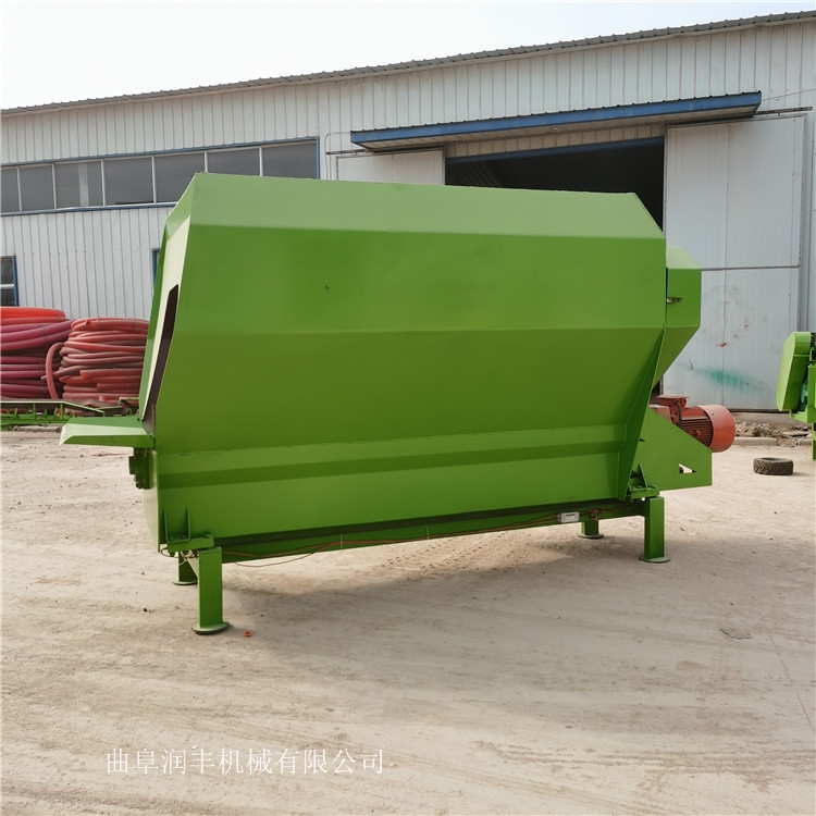 秸稈揉絲攪拌機 自動粉碎稱重 牽引式稻草攪拌機