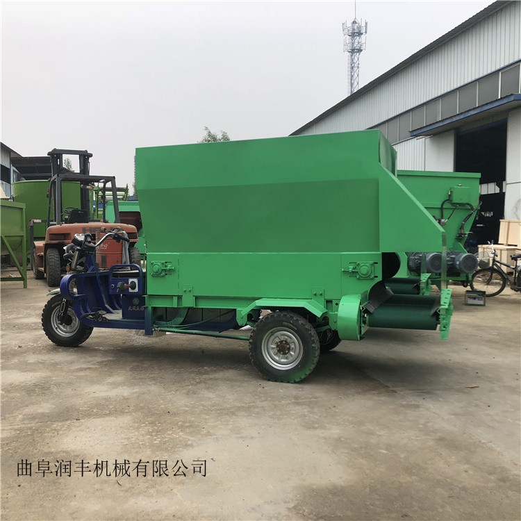 牧區(qū)撒料車雙向撒料機(jī)出料均勻的撒料車