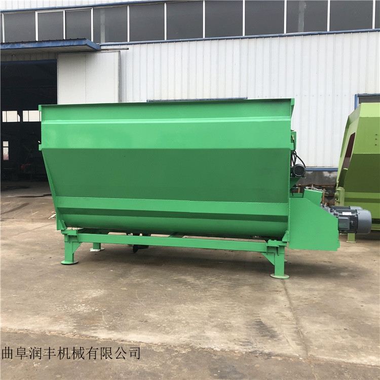 秸稈揉絲攪拌機(jī)牧草飼料攪料機(jī)自動(dòng)稱重?cái)嚢铏C(jī)