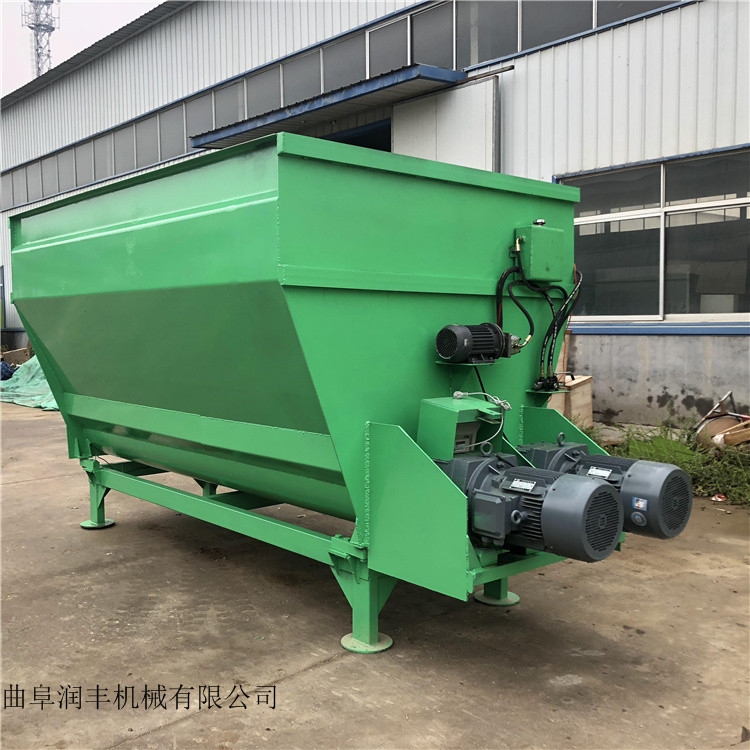 雙軸臥式攪拌機(jī)鍘草拌料機(jī)帶粉碎稱重?cái)嚢铏C(jī)