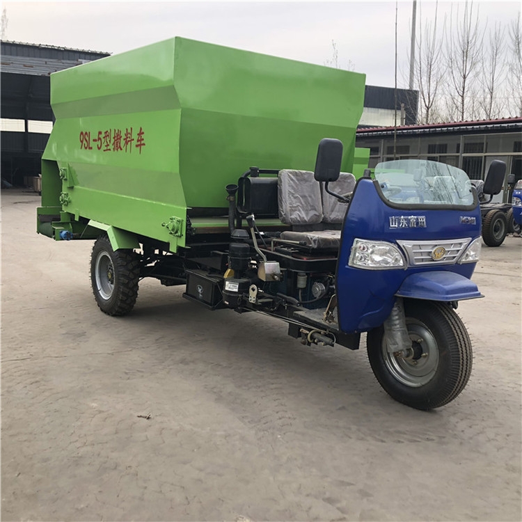 河南南陽市撒草車25馬力