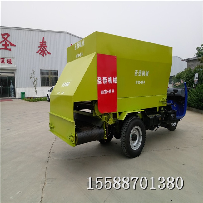 青貯撒料車 牛舍內(nèi)三輪撒料車價格