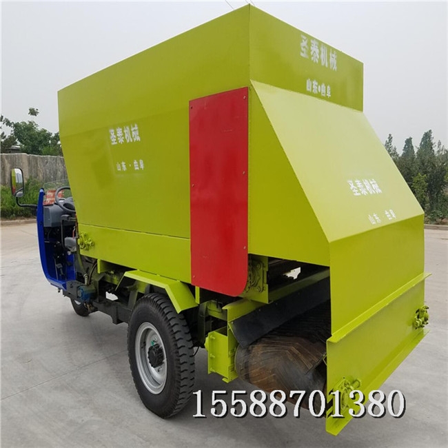 江蘇青貯撒料車(chē)價(jià)格 養(yǎng)牛廠專(zhuān)用飼料喂料車(chē)廠家