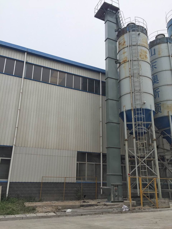 料斗提升機哪里有  山東斗提升機價格  哪里有提升機