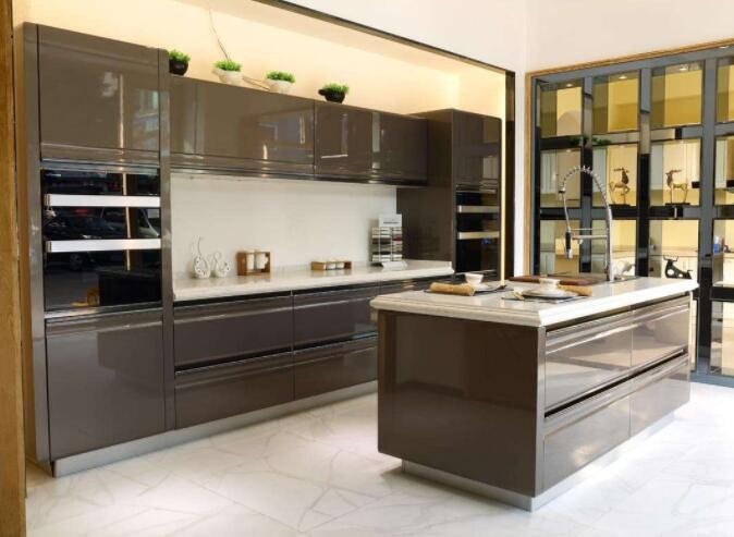 佛山鴻金源家具有限公司百變多樣 帶領(lǐng)大家擁有生活