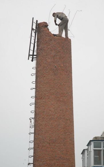 蓋州人工高空拆煙囪公司