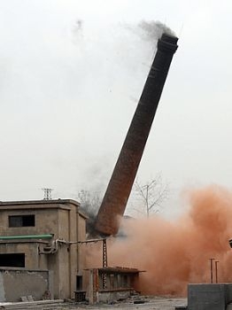 增城煙筒定向爆破公司怎么算價錢