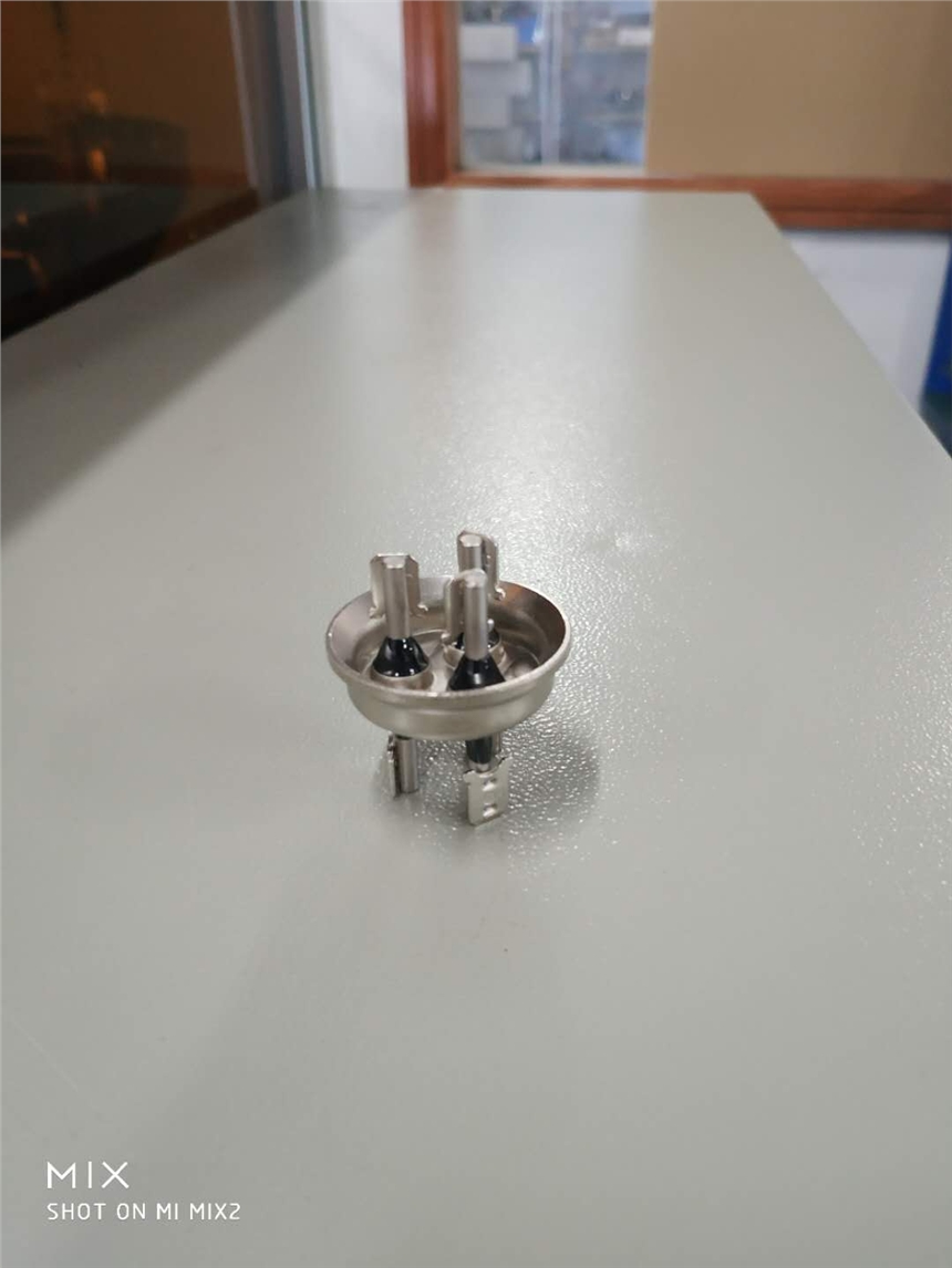 空調(diào)壓縮機端子接線柱與焊片焊接的設(shè)備，HT23端子焊接設(shè)備供應(yīng)商