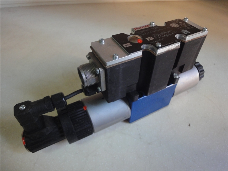 4WREE6E32-2X/G24K31/A1V-655折彎?rùn)C(jī)同步比例閥現(xiàn)貨