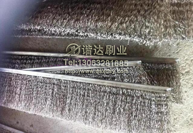 水泥廠篦冷機(jī)不銹鋼絲毛刷節(jié)能環(huán)保改裝
