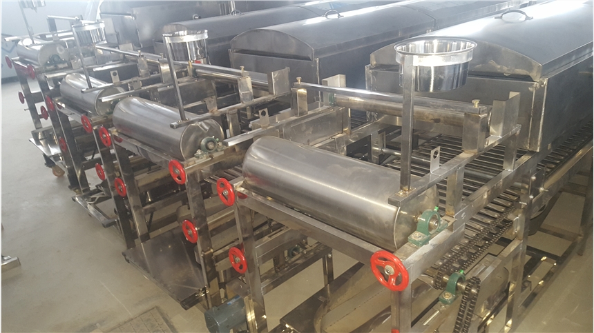 涼皮機(jī)幾個(gè)，武漢圓形涼皮機(jī)，萬年紅食品機(jī)械廠