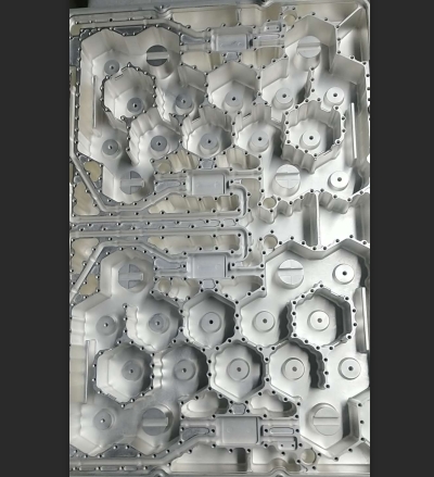 孔徑較深的工件做無氰鍍銀不會顏色不均