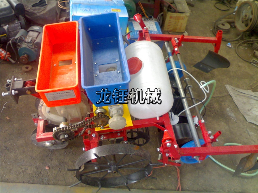 龍鈺犁鏵式地膜機(jī) 龍鈺玉米地膜機(jī)