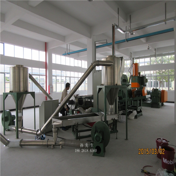 碳酸鈣造粒機(jī),滑石粉造粒機(jī),密煉機(jī)單螺桿造粒機(jī)