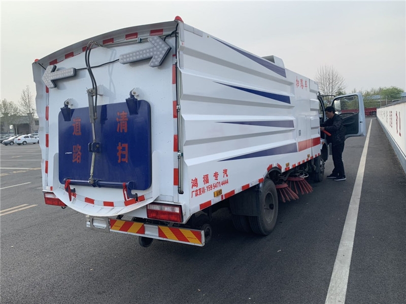 沈陽多功能掃路車廠家現(xiàn)車銷售