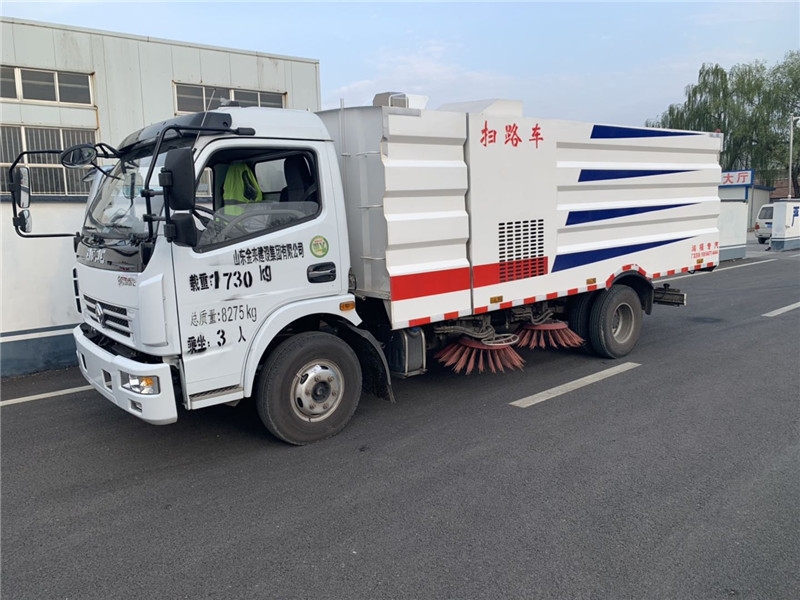 臺(tái)州東風(fēng)小多利卡干濕掃路車車型齊全