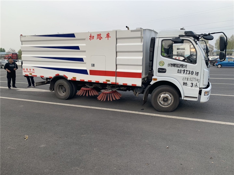 威海新能源電動環(huán)衛(wèi)掃路車多少錢