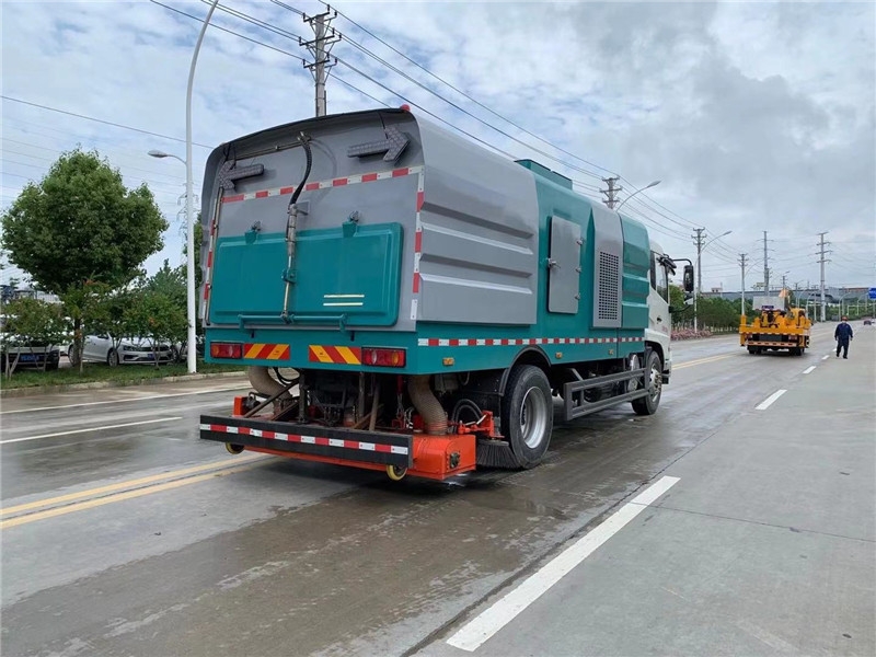 南陽東風(fēng)洗掃車多少錢