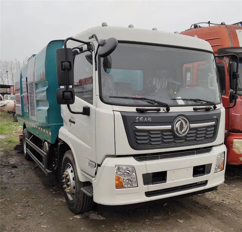 資陽(yáng)東風(fēng)洗掃車廠家現(xiàn)車銷售