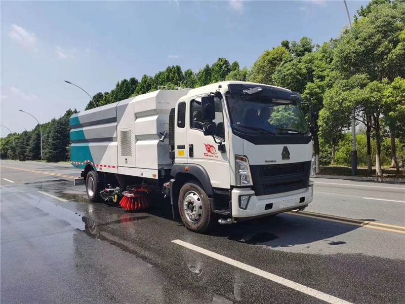 瀘州東風洗掃車品質(zhì)保障