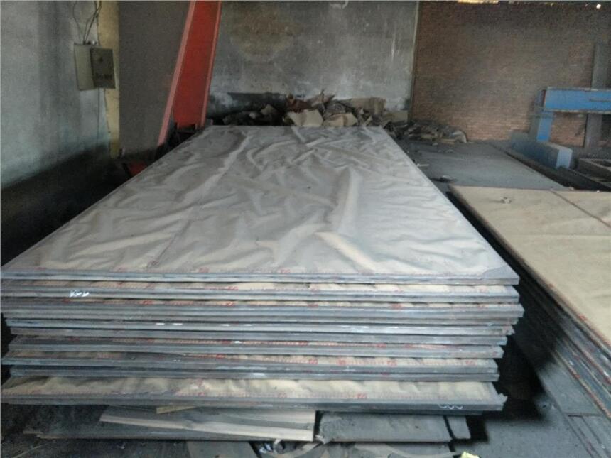 甘肅316L不銹鋼復(fù)合板國產(chǎn)熱軋壓力容器使用經(jīng)濟實惠耐腐蝕