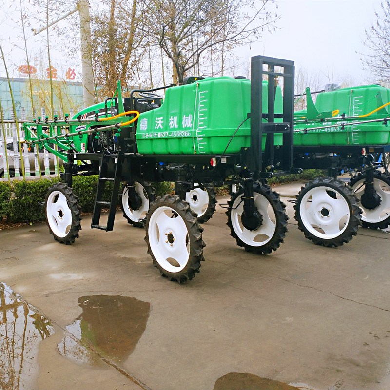 張家口大型棉花打藥機(jī)一百馬力打藥機(jī)廠家推薦