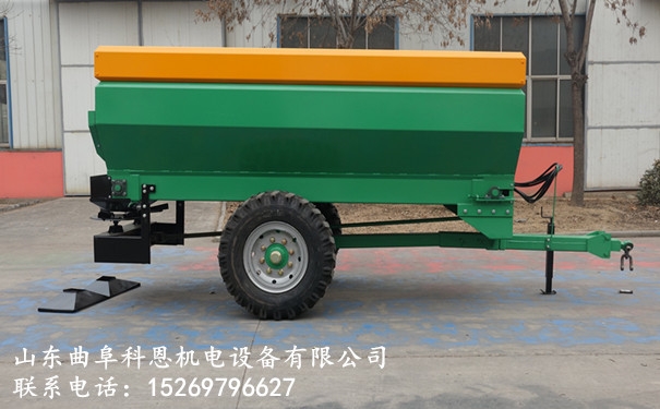 蚌埠儒興德沃牌撒糞車生產(chǎn)廠
