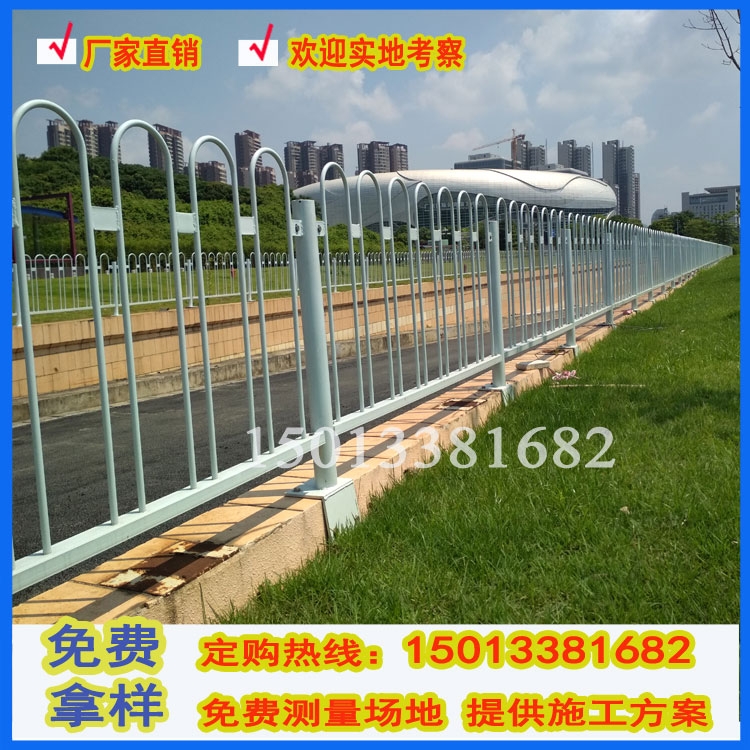 清遠(yuǎn)防爬穿插式道路護(hù)欄 交通設(shè)施防護(hù)欄現(xiàn)貨 定做市政各類(lèi)護(hù)欄