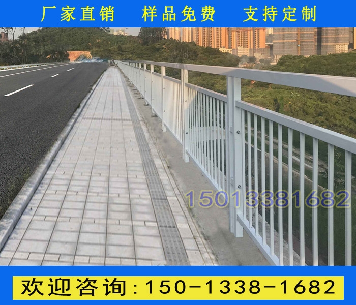 清遠(yuǎn)鋅鋼道路護(hù)欄定做 人行道邊隔離欄桿