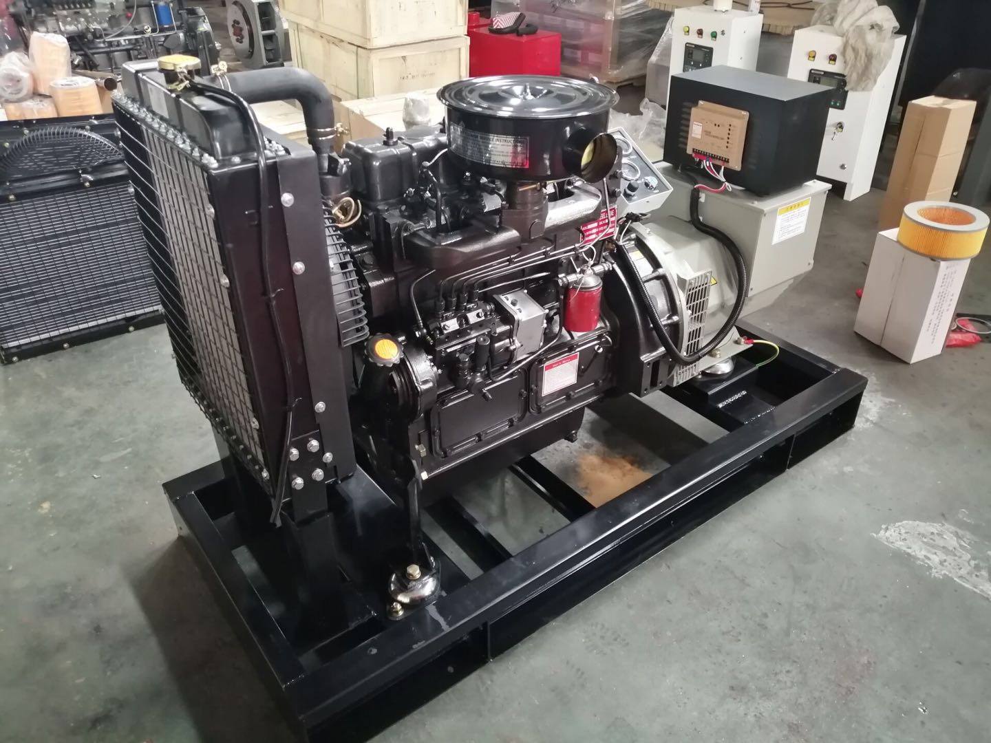 180KW柴油發(fā)電機(jī)KH－180GF康明斯動(dòng)力QSB6.7-G31大型發(fā)電機(jī)組