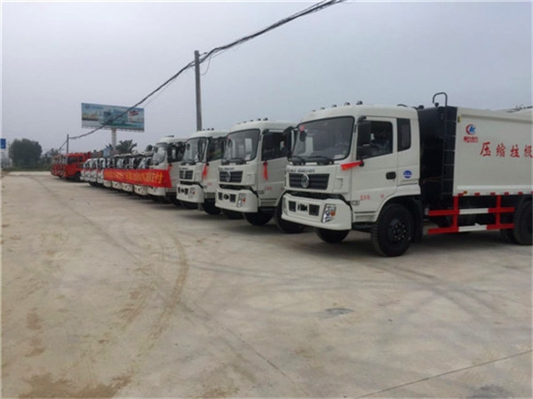 廊坊壓縮車的視頻_壓縮車改裝廠在哪