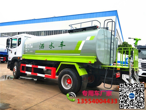 重汽哪里有賣_灑水車費(fèi)用一年多少礦區(qū)防塵灑水車解決方案