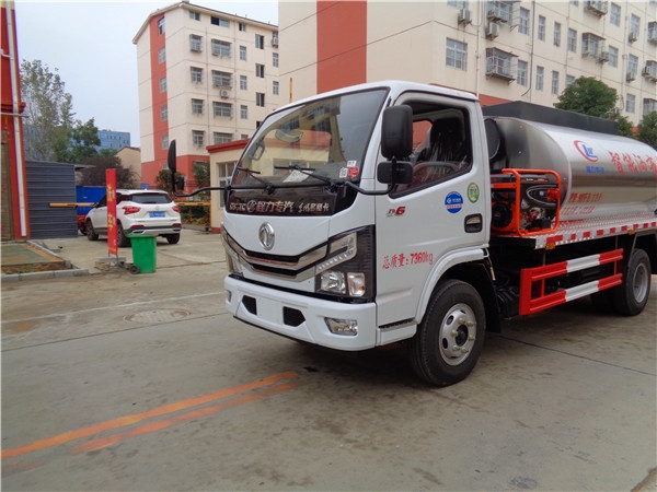 景德鎮(zhèn)儲料式養(yǎng)護車多少錢一臺