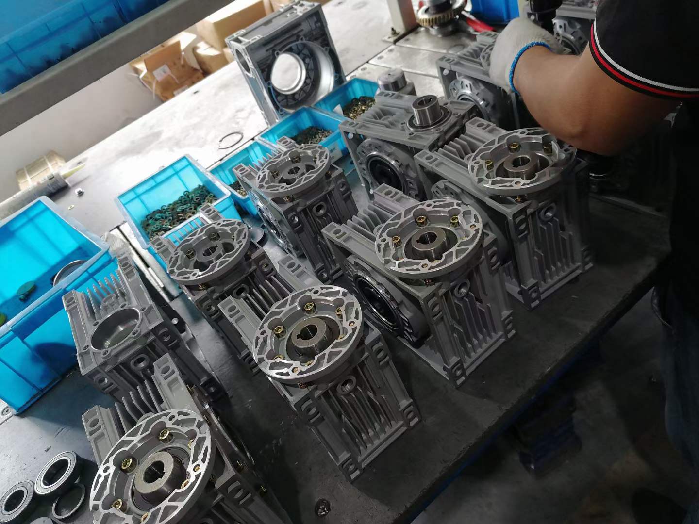 KAB57-56-1.1-6P空心軸減速機(jī)KA67DRS90L4