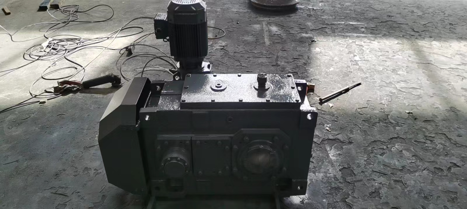 R67-Y0.75KW-51.56M3減速機(jī)TKA168