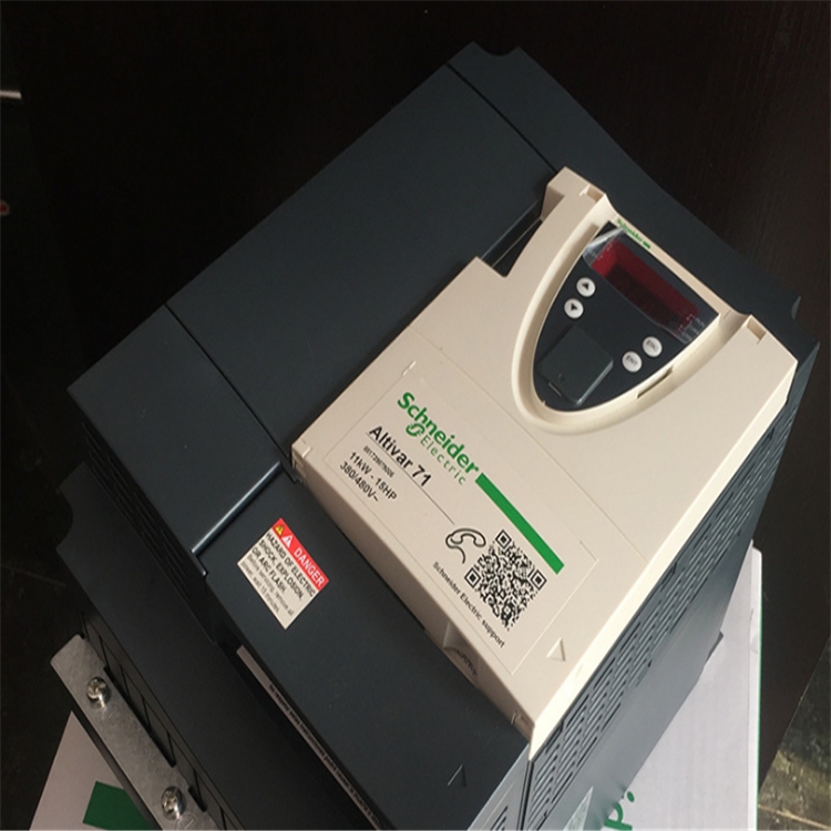 Schneider變頻器ATV71WD75N4