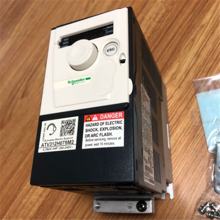 施耐德變頻器ATV312HU22M3