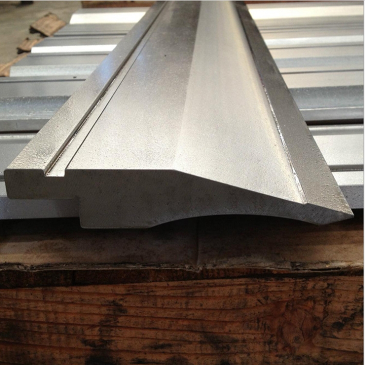 廠家供應(yīng)折彎?rùn)C(jī)模具 液壓折彎?rùn)C(jī)30度尖刀模具價(jià)格優(yōu)惠