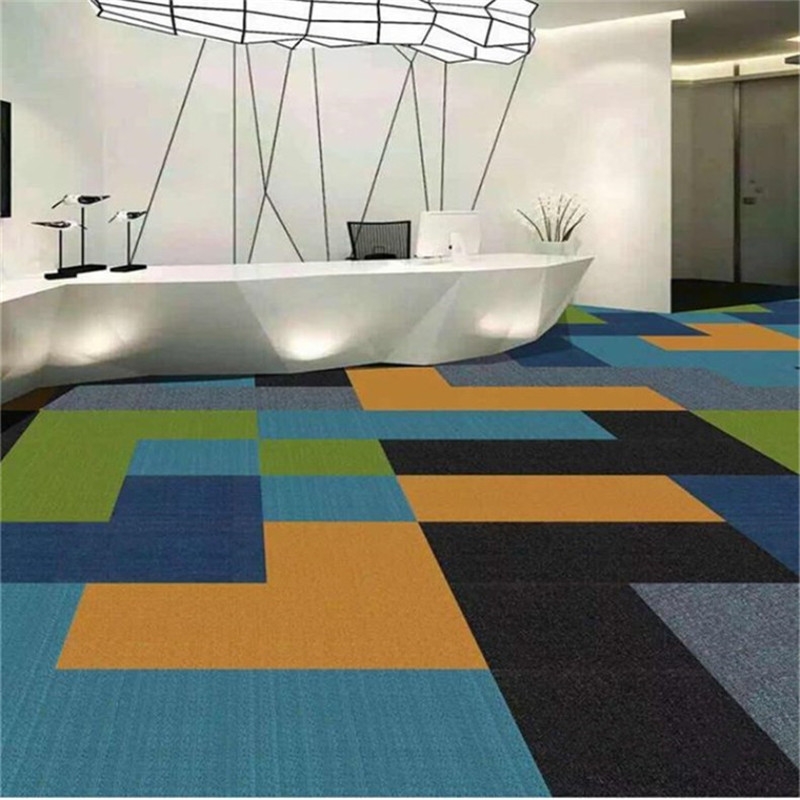 低價供應(yīng)辦公室大面積全鋪拼接純色瀝青底方塊地毯