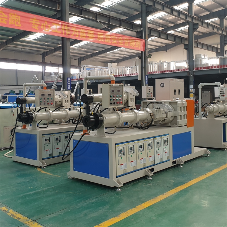 阻燃密封條擠出機(jī) 冷喂料橡膠擠出機(jī) 海綿膠條擠出機(jī) 雙達(dá) 堅(jiān)固使用