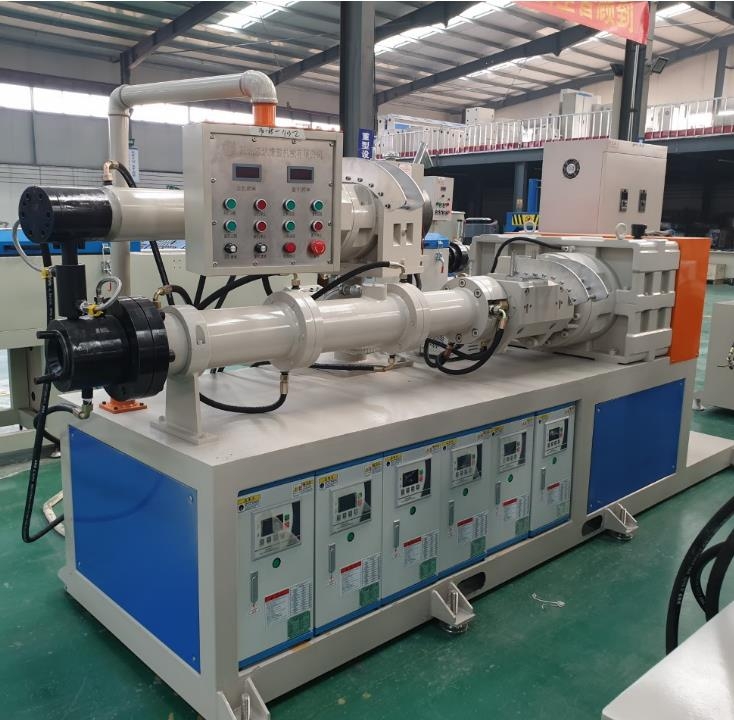 供應(yīng)橡膠條擠出機設(shè)備 橡膠條擠出機 河北雙達   質(zhì)量保障