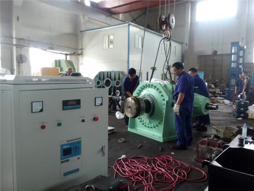 供應(yīng)200KW大型工業(yè)反應(yīng)釜電磁加熱機廠家