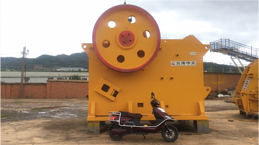 廠家直銷加強加厚1215顎式破碎機出售